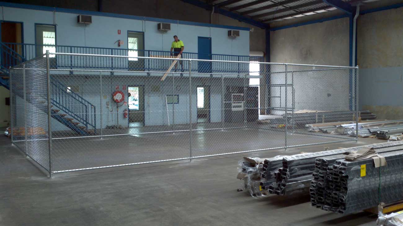 palisade steel security fencing image