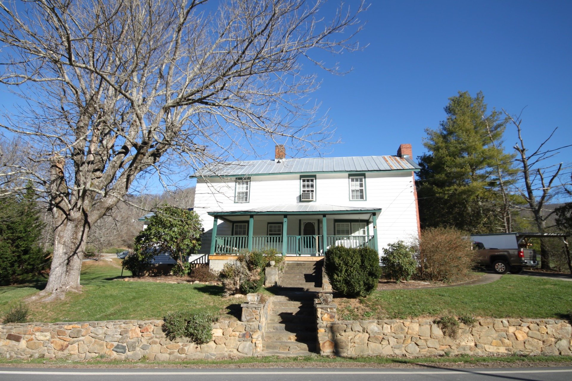 Dula Springs Apartments in Weaverville