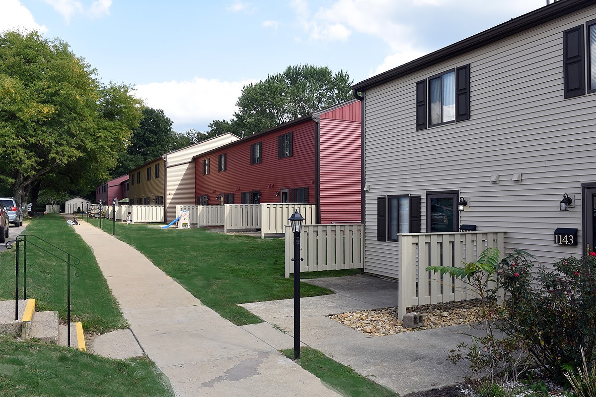 Highfield Crossing Apartments and Townhomes for Rent