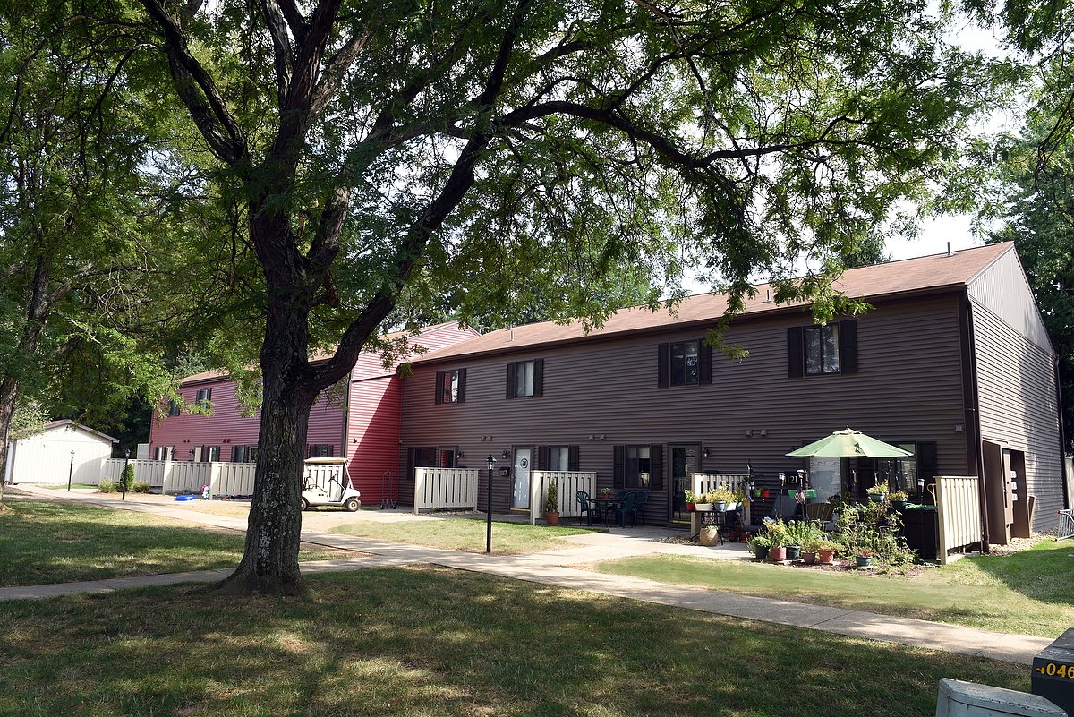 Highfield Crossing Apartments and Townhomes for Rent