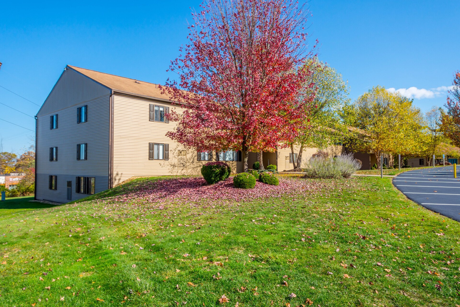 Highfield Crossing Apartments and Townhomes for Rent