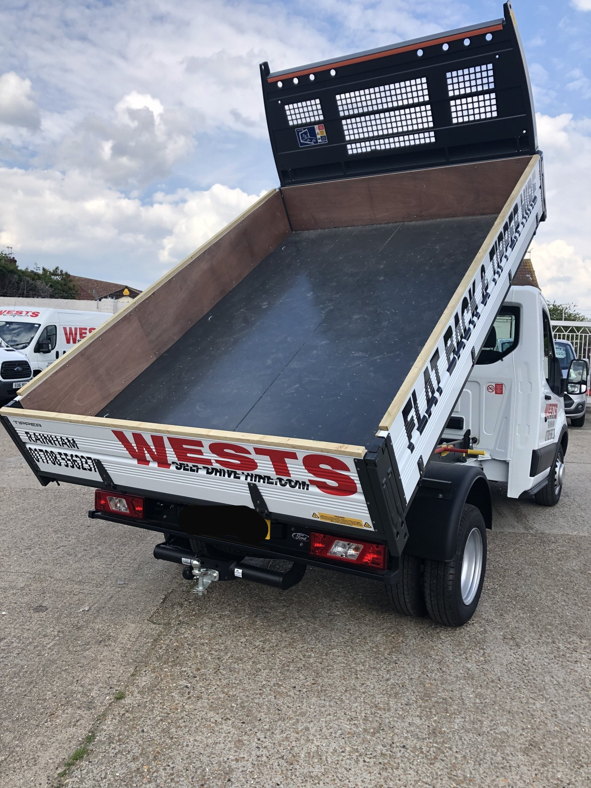Van Hire Tipper & Flatback Truck Rental Luton Box Van Hire In Essex