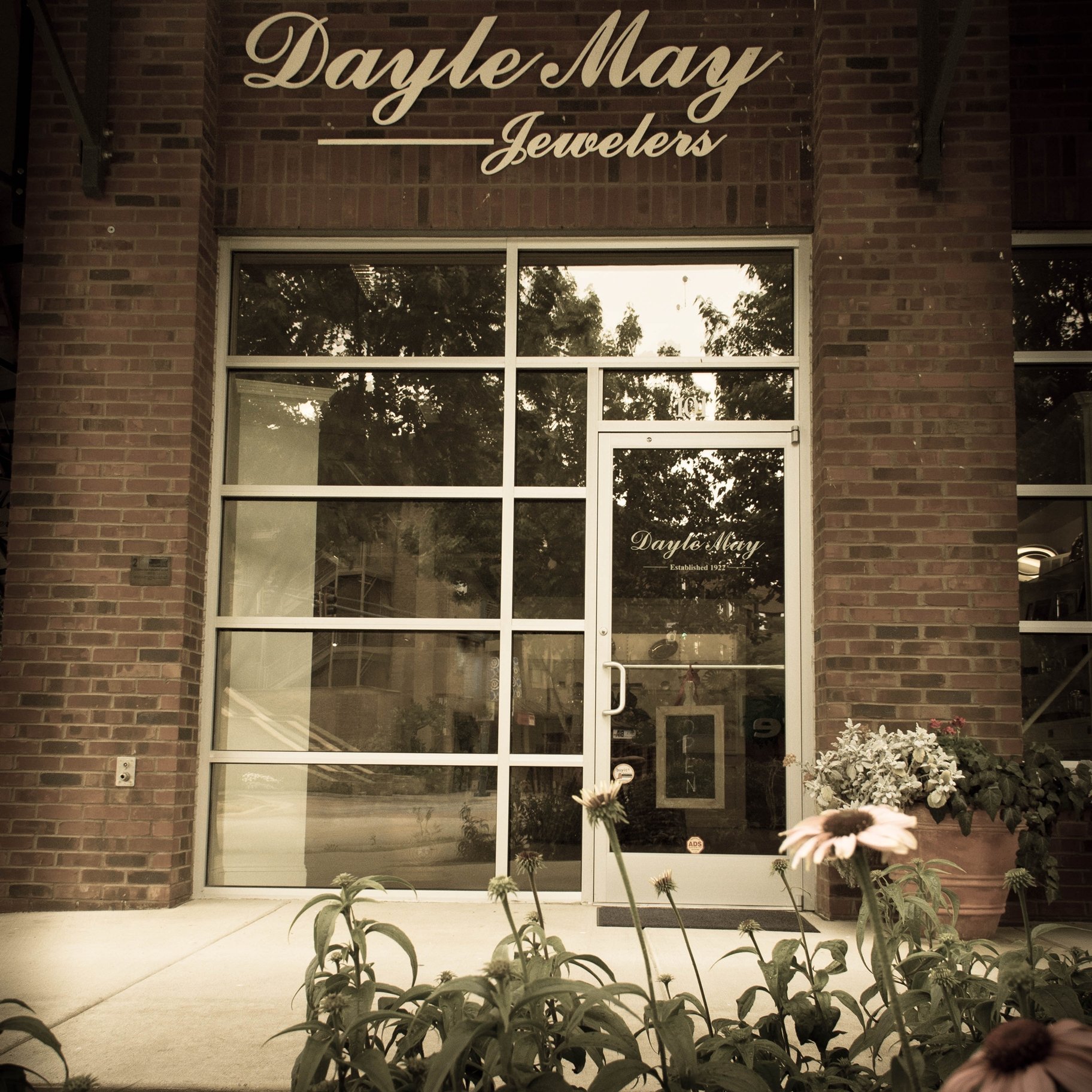 local jewelry store in chattanooga tn dayle may jewelers
