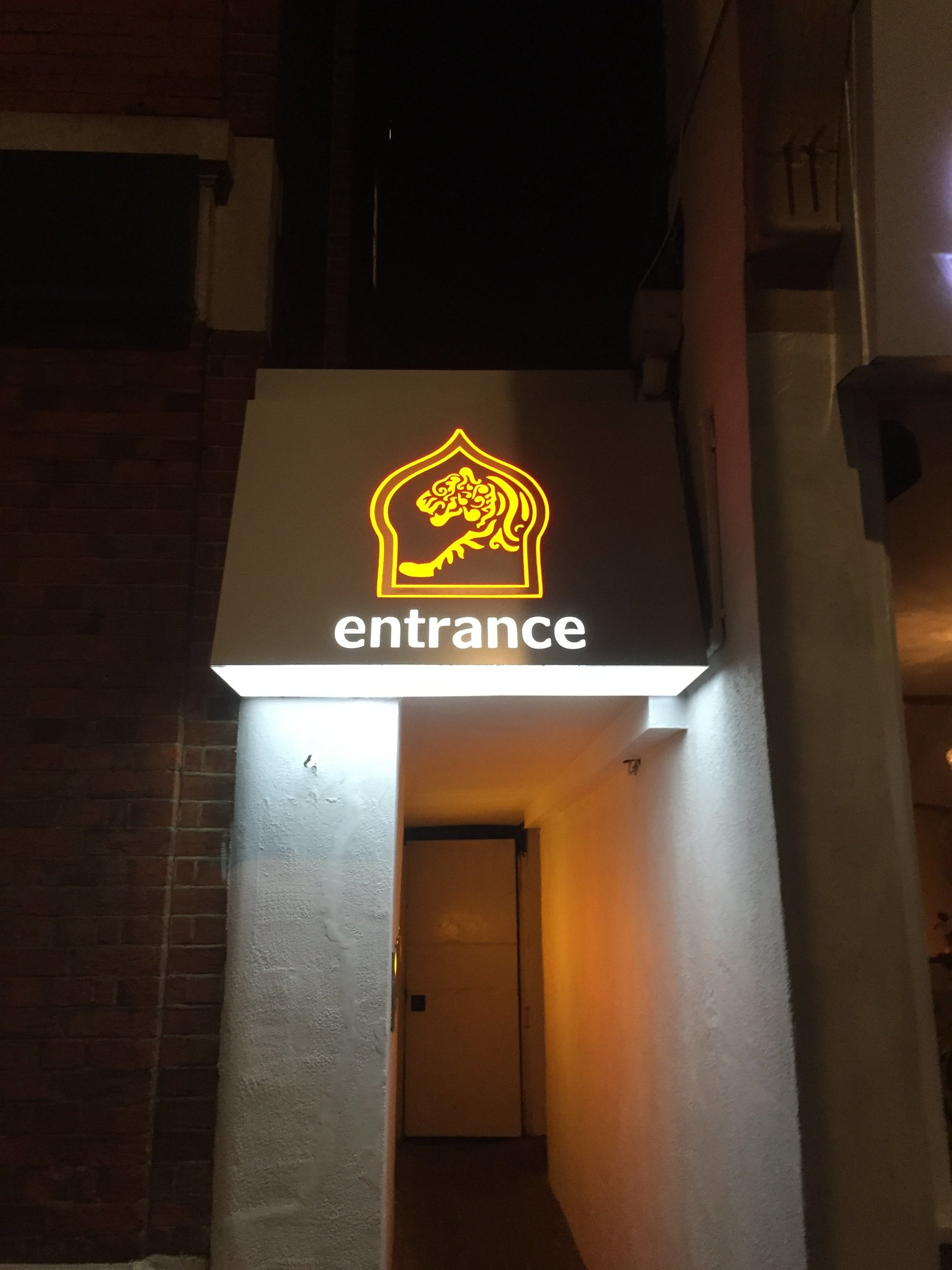 illuminated shop signs led back lit signs watford hertfordshire harrow