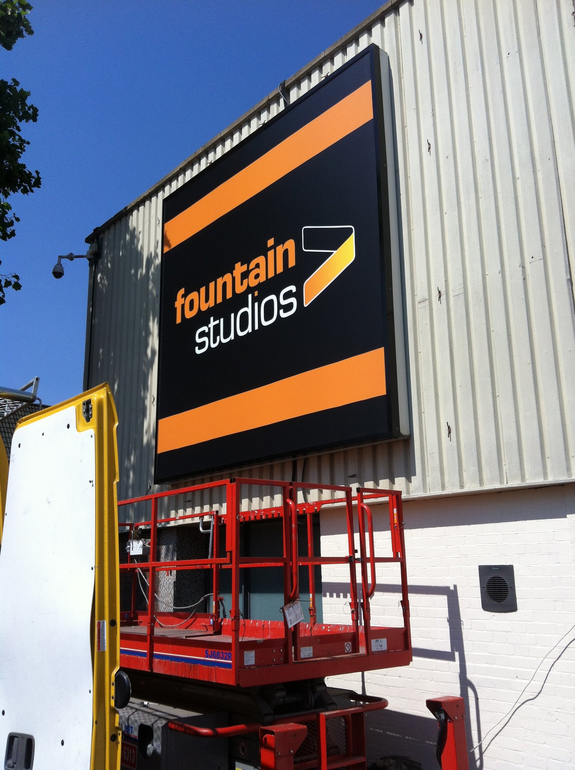 illuminated shop signs led back lit signs watford hertfordshire harrow