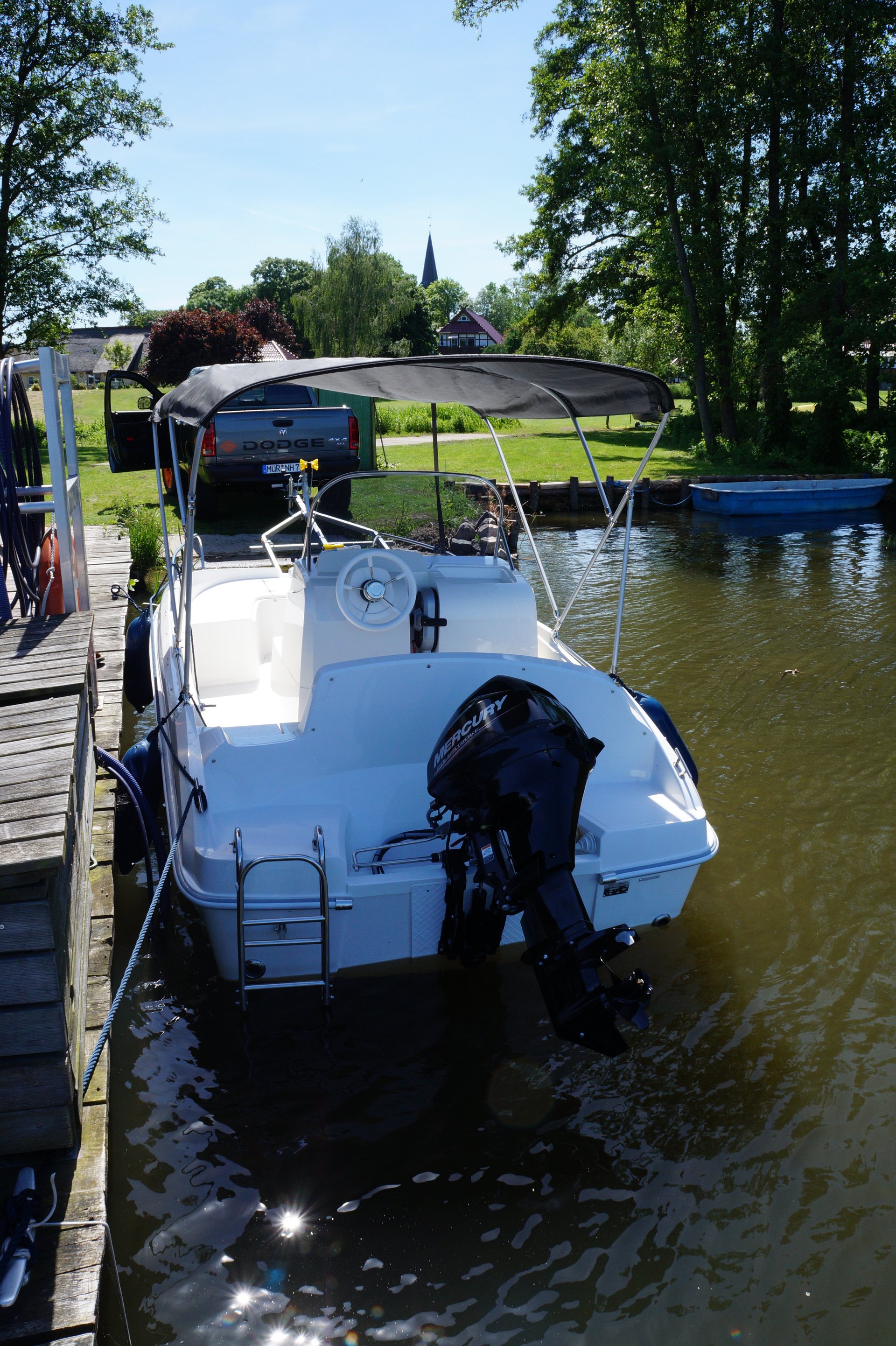 Verleih von Booten und Fahrrädern