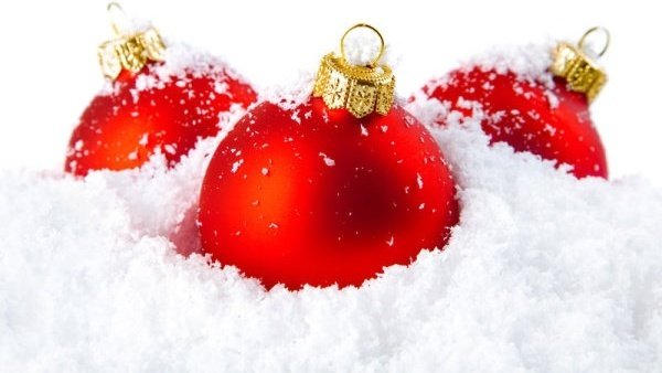 HOLIDAY DECORATING ON A DIME IN YOUR APARTMENT OR HOUSE HOLIDAY DECORATING ON A DIME IN YOUR APARTMENT OR HOUSE