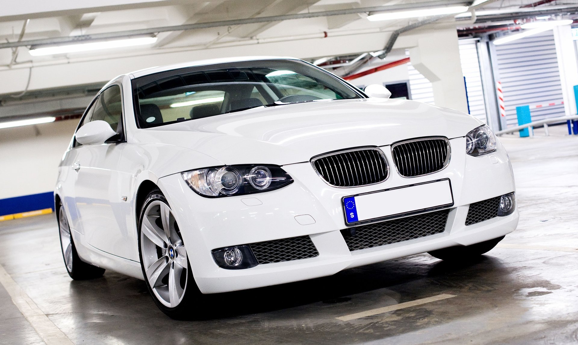 car paint hull shop Paint Harrisons Panel Car body shop and Shop Hull in car paint hull shop Paint Harrisons Panel Car body shop and Shop Hull in