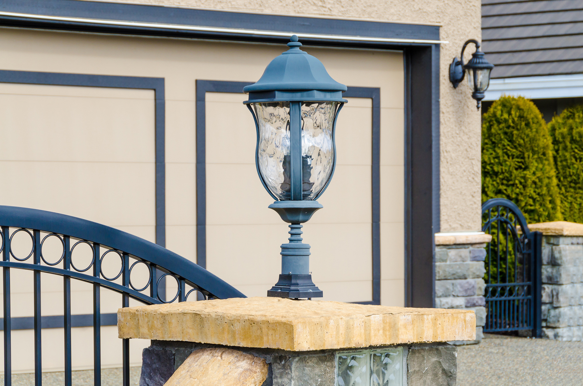 Gates and fences after powder coating