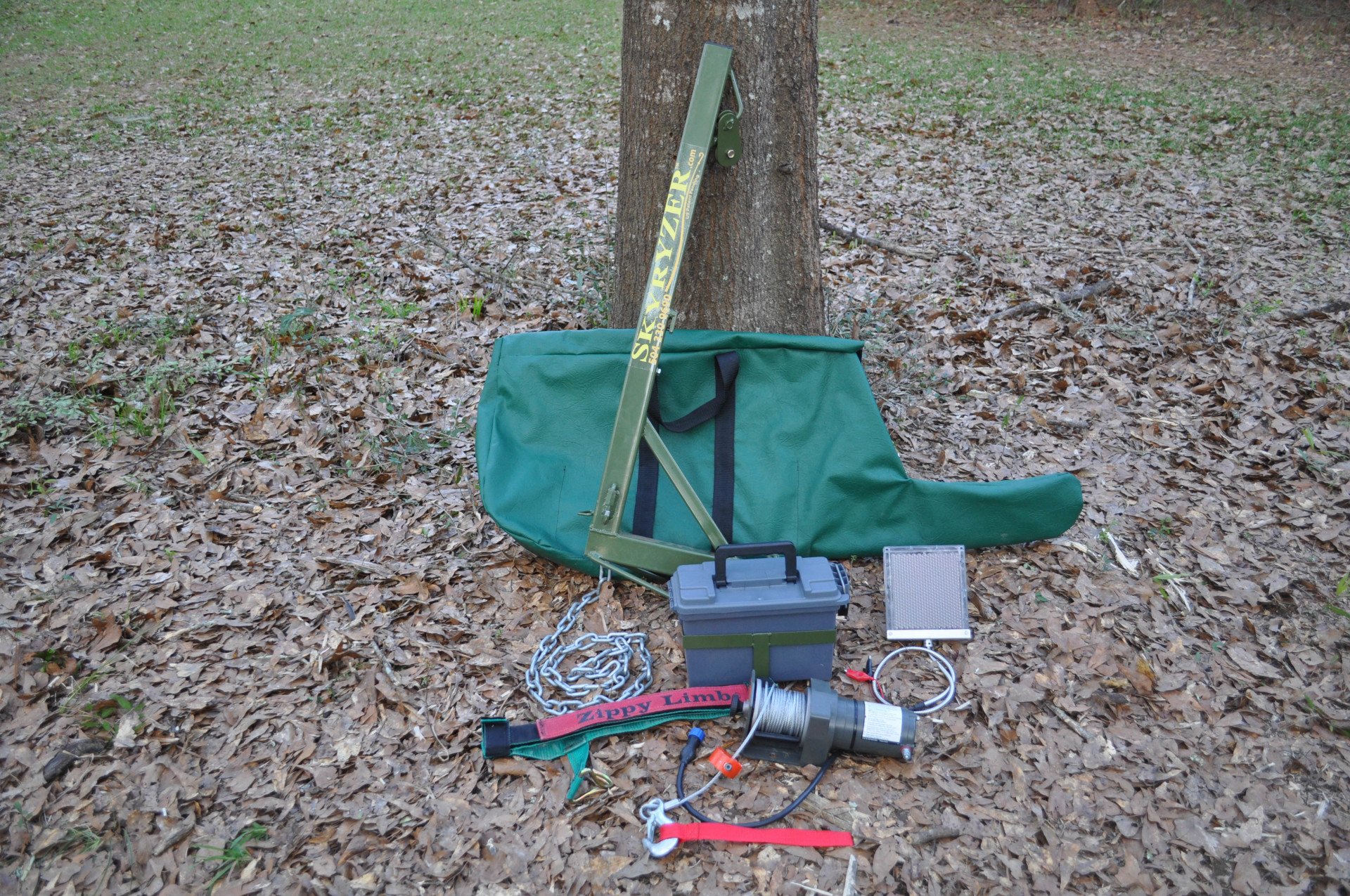 Skyryzer Deer Feeder Hoist Operated By Remote Control Buy Online
