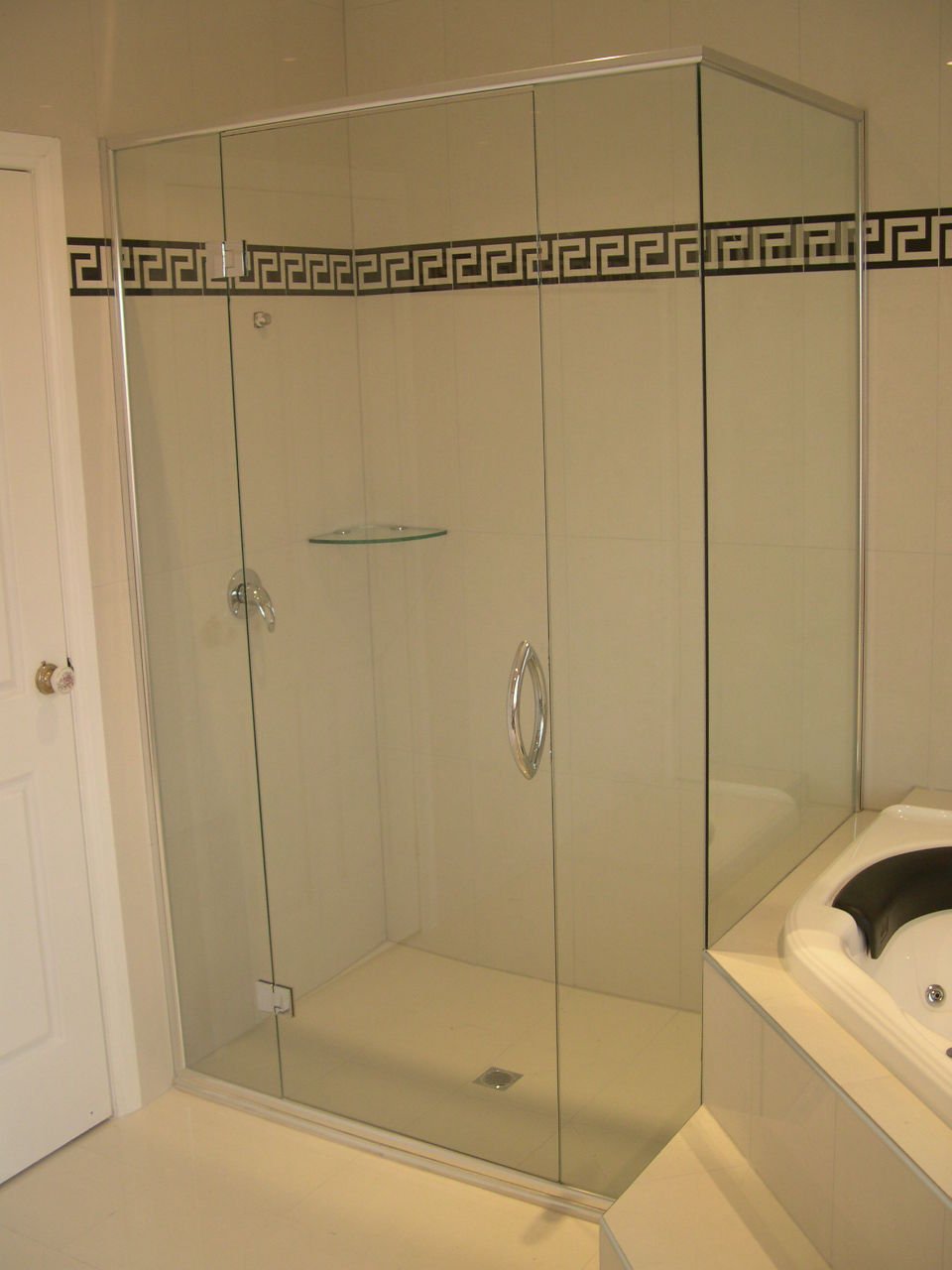 Shower Screens Installation in Midland, WA