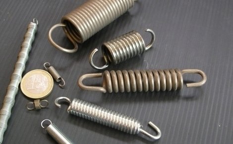 15 Molle Di Trazione Con Gancio – 80mm Lunghezza, Filo 1,0mm, Diametro Esterno 8mm – Acciaio Temperato Anti-Rottura Per Applicazioni Meccaniche E Fai-da-te