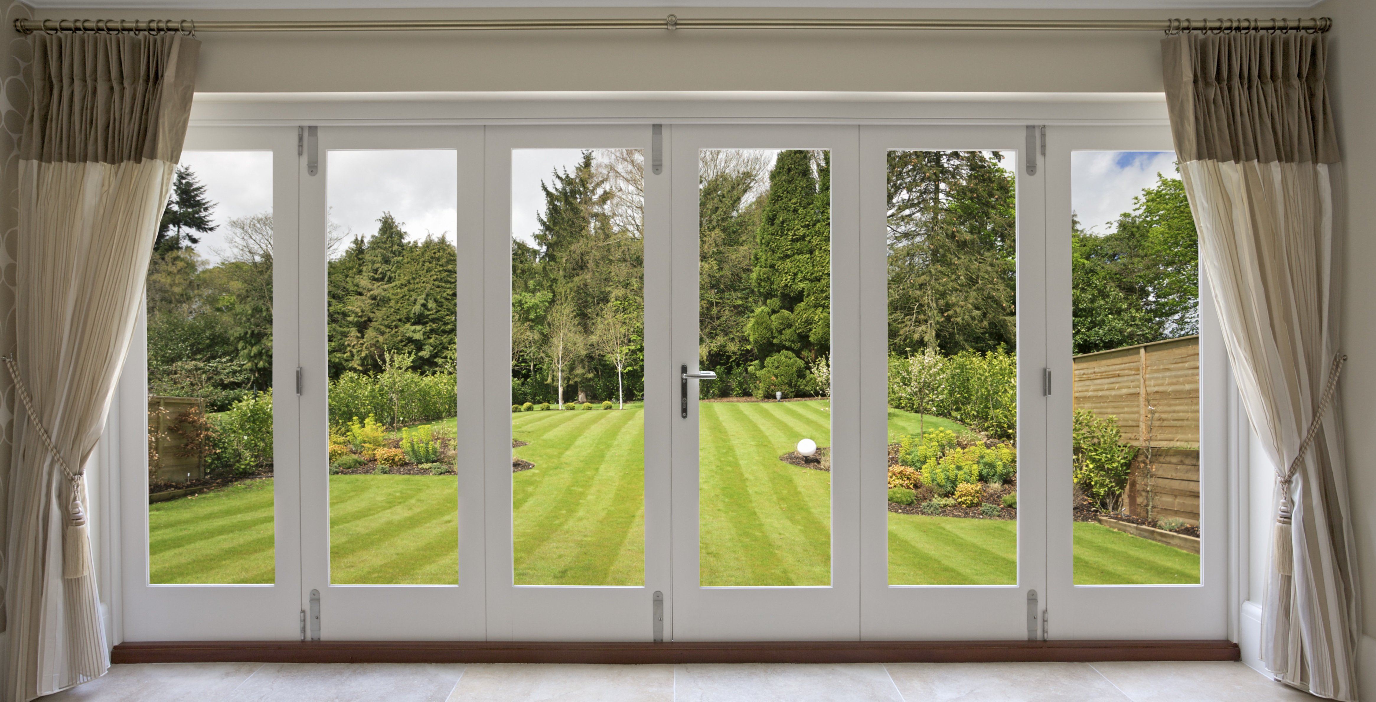 For bi-folding doors in Romford, contact us For bi-folding doors in Romford, contact us