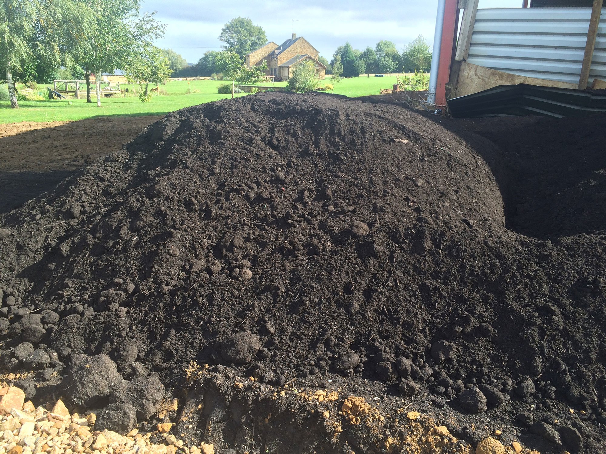 Topsoil delivery Turf Bulk Bags North Oxfordshire Topsoil Ltd