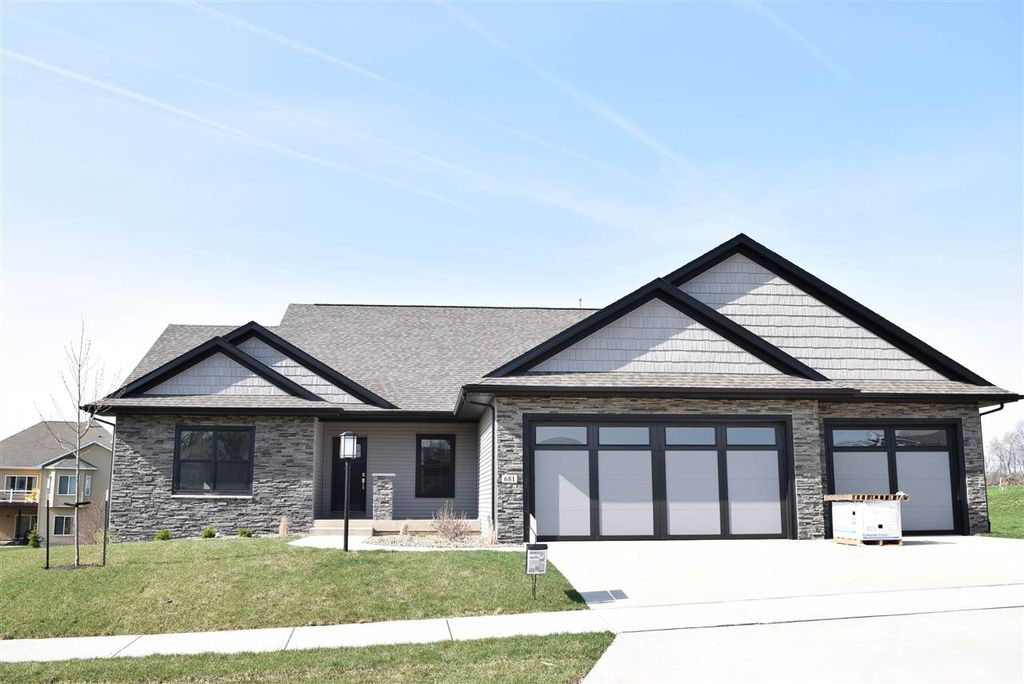 Home For Sale 681 Sherwood Drive, Iowa City Arlington Development