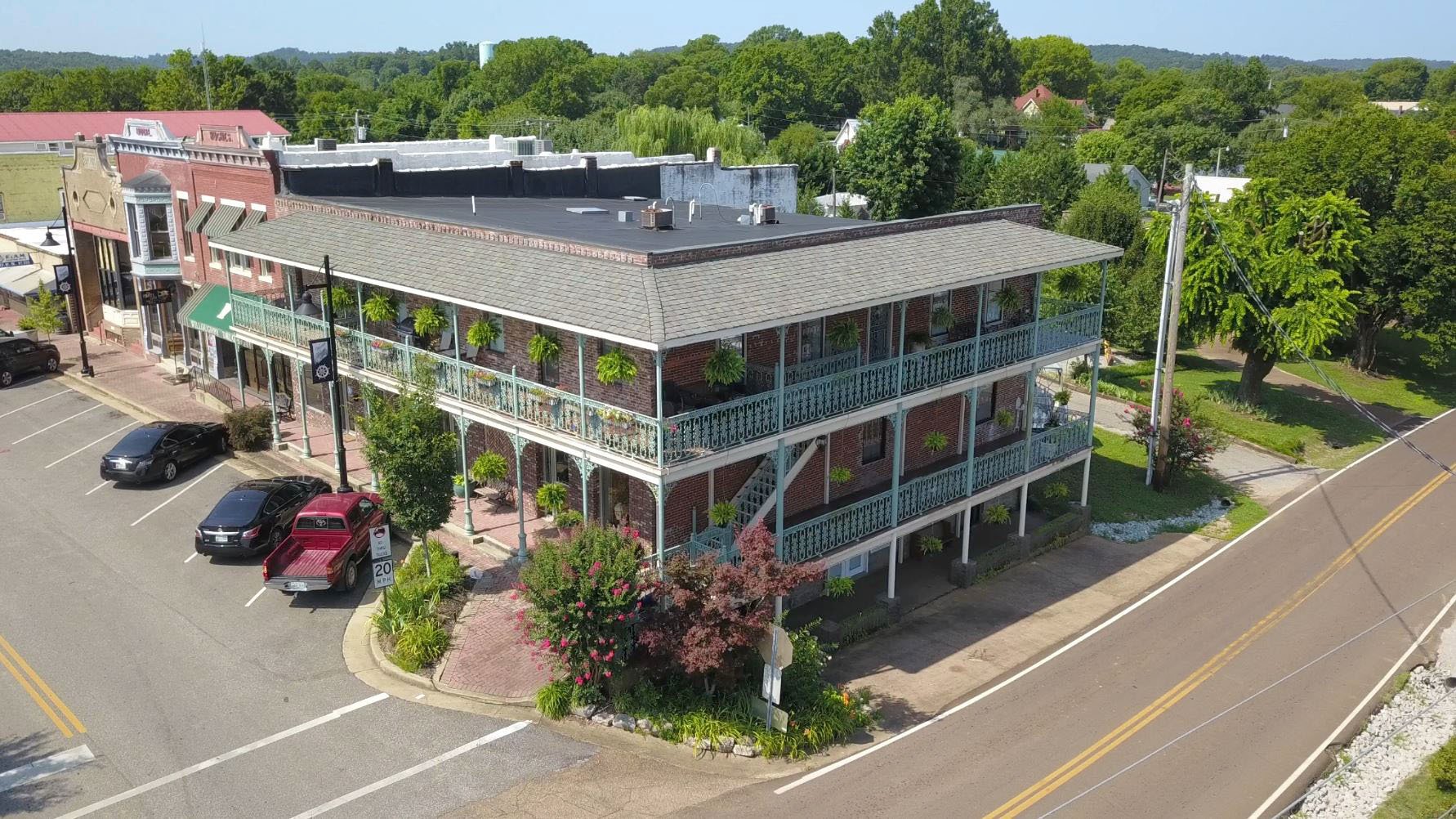 Luxury Apartment Rentals Clifton TN The Landing