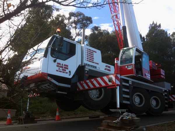 crane getting lifted