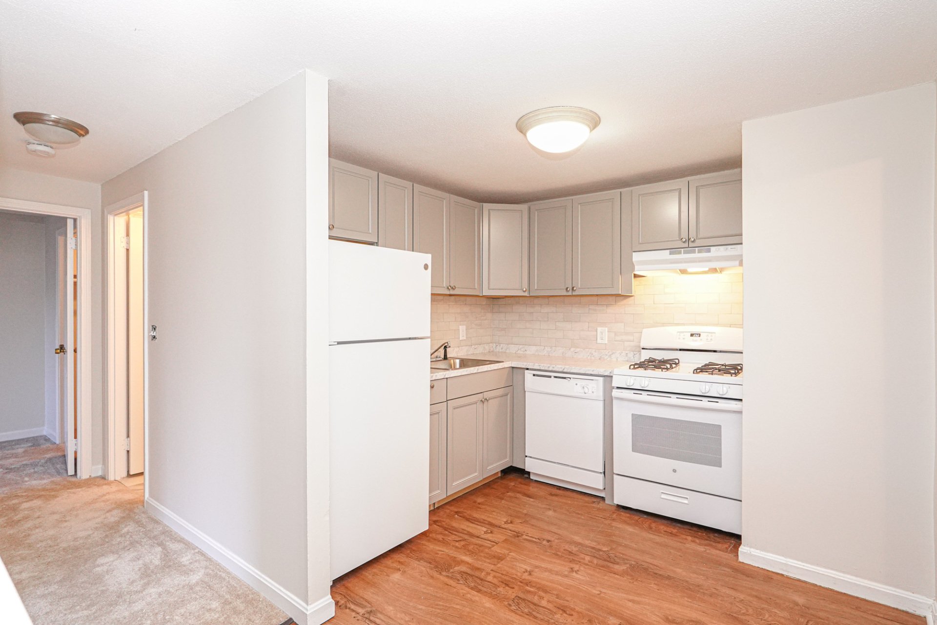 Oak Creek Apartments Pine Properties Concord