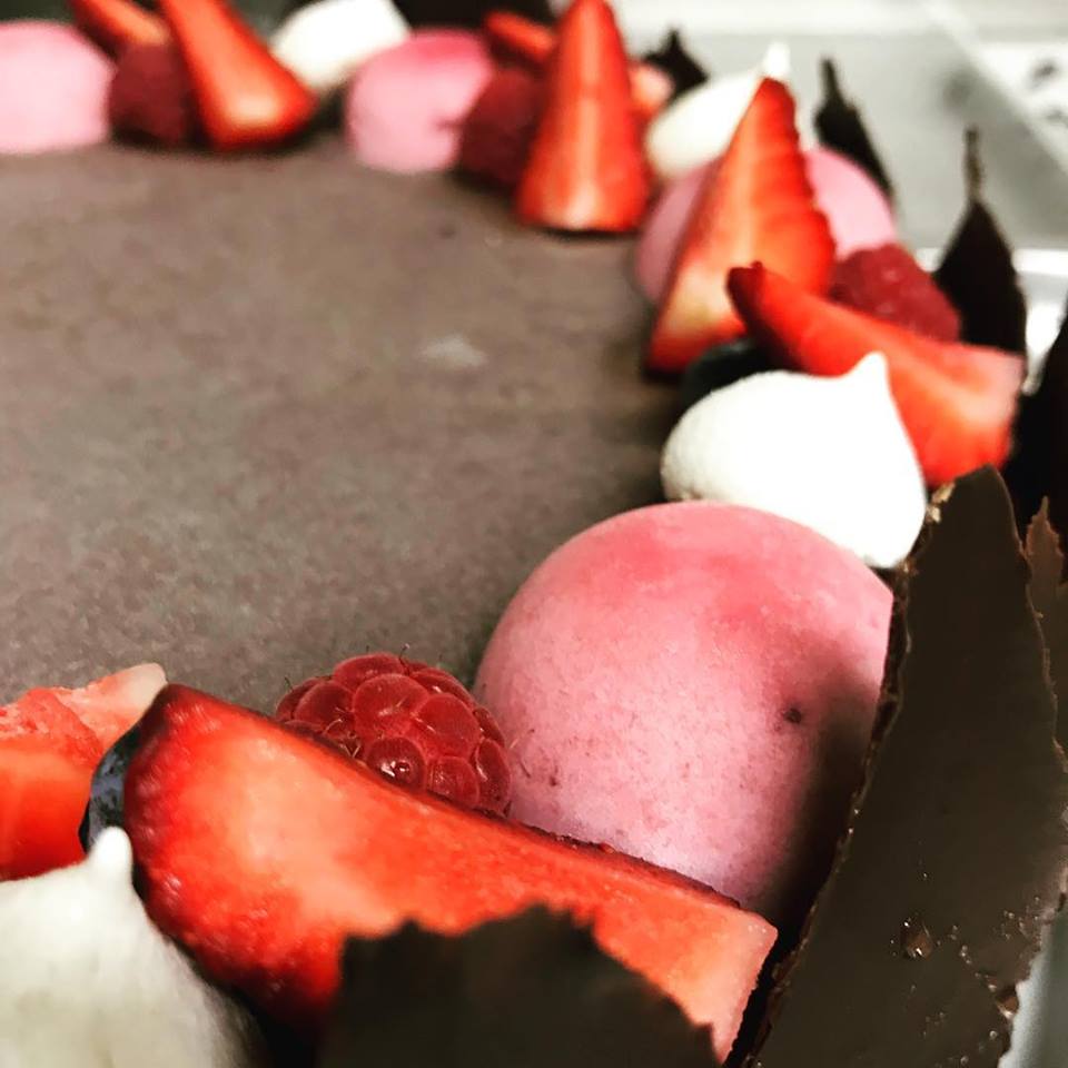 Torta alle fragole e cioccolato