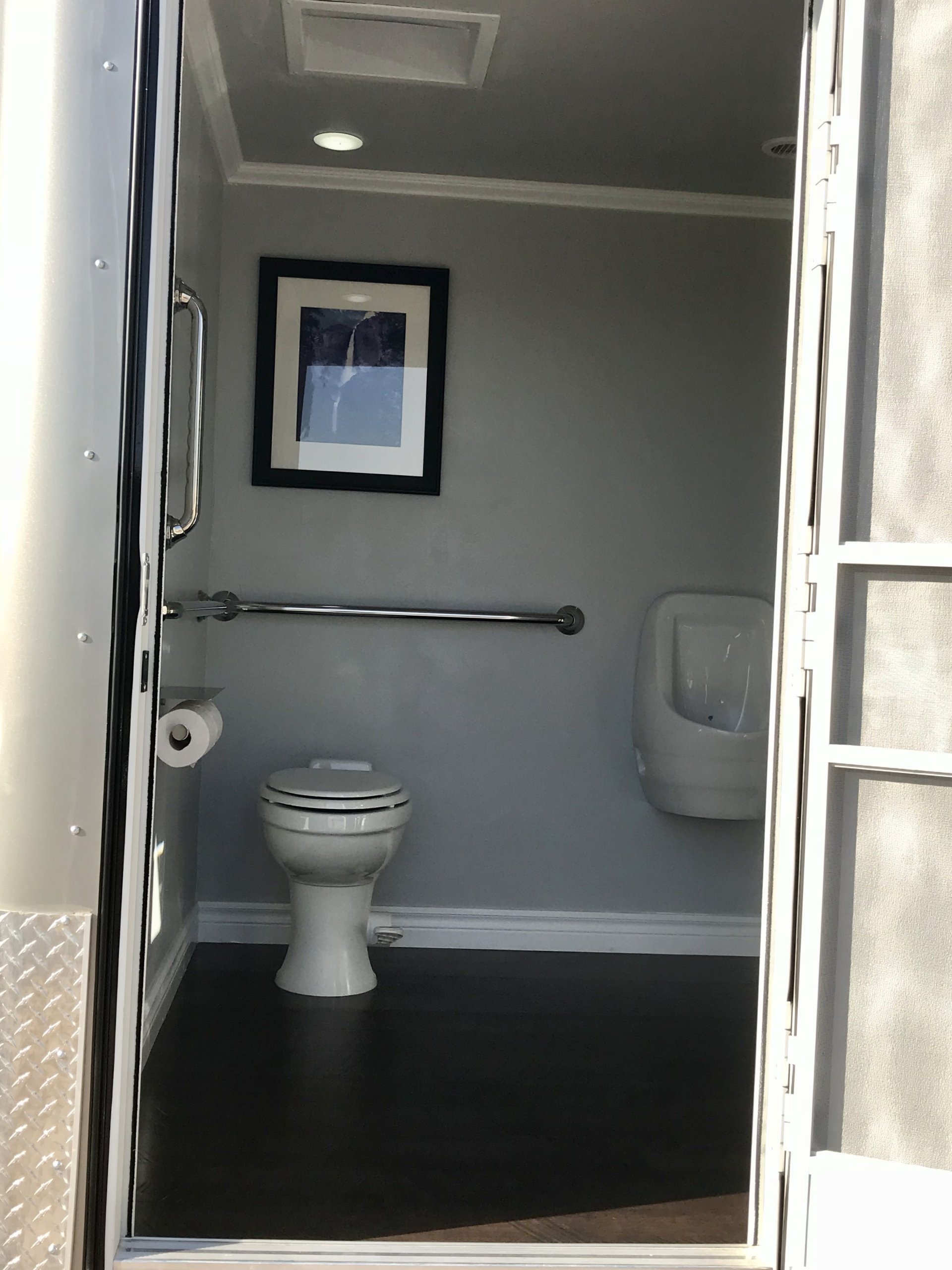 Mobile Luxury Restroom Rentals Porta Potty Bathrooms