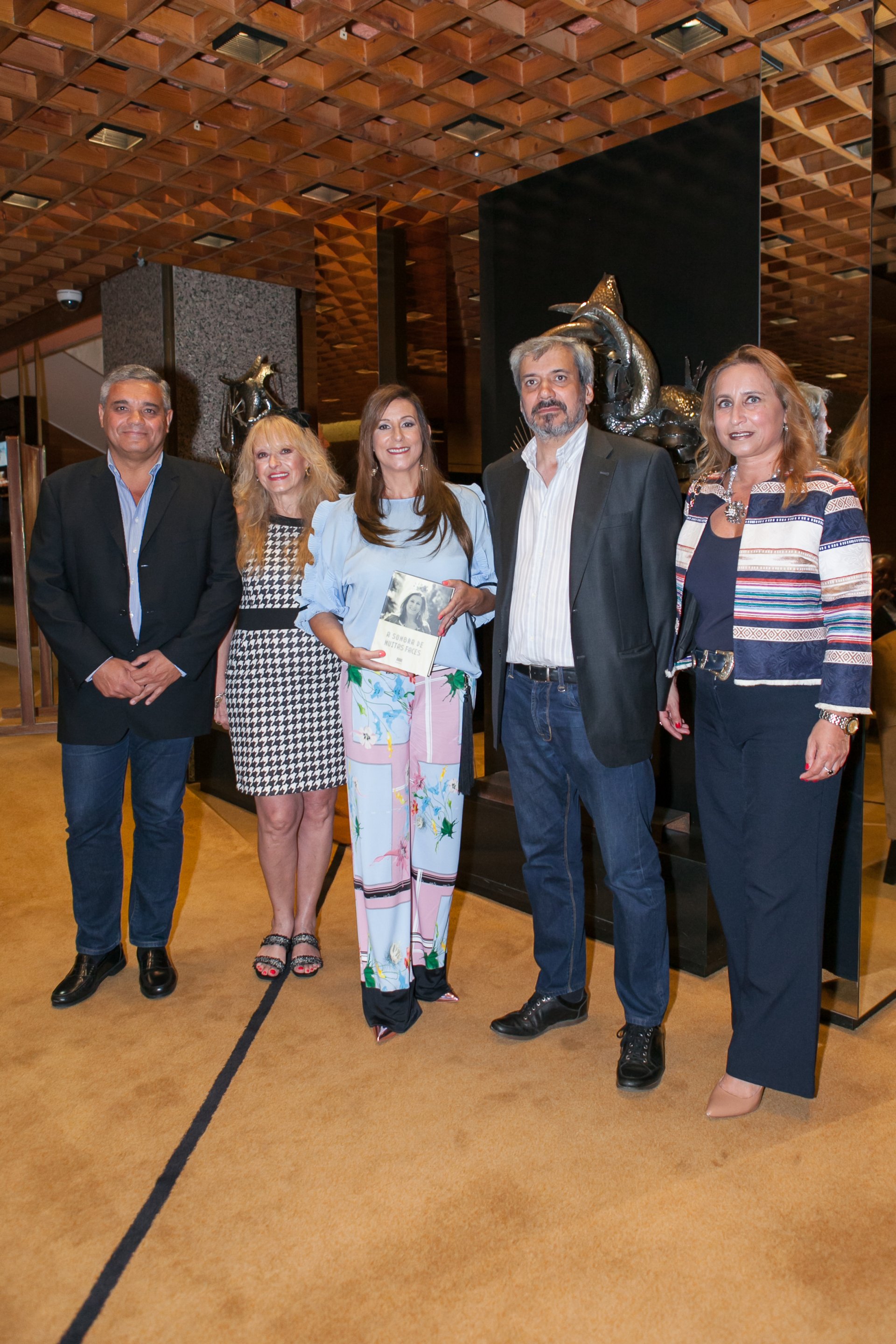 A Sombra de Muitas Faces de Lidia Praça