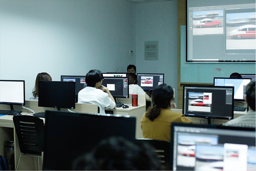 Học viên tại Green Academy có thể sử dụng máy tính trong và ngoài giờ lên lớp
