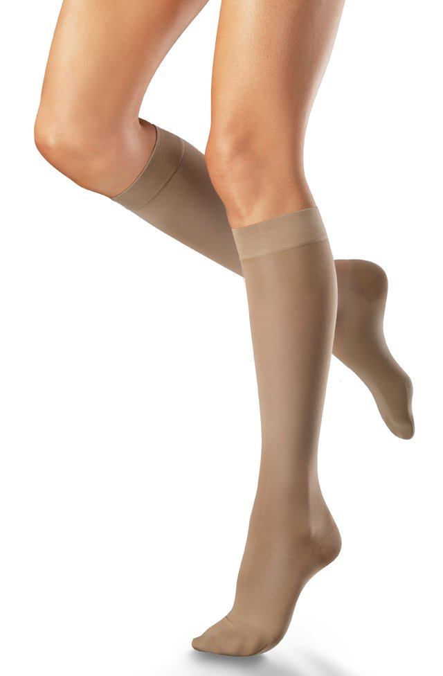 Stocking below knee closed toe