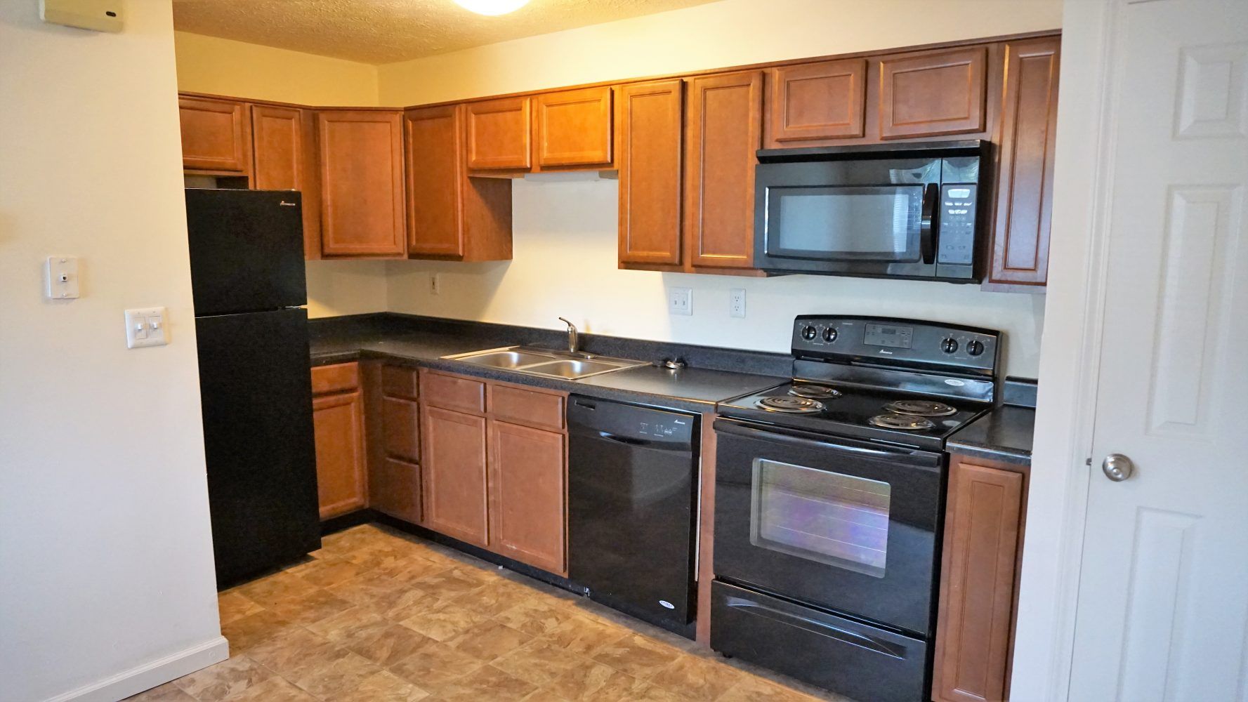 Vantage Pointe Apartments Managed by JG² Companies