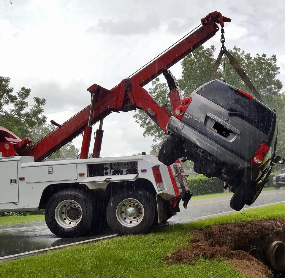 Photo Gallery Valdosta, GT’s Wrecker Service