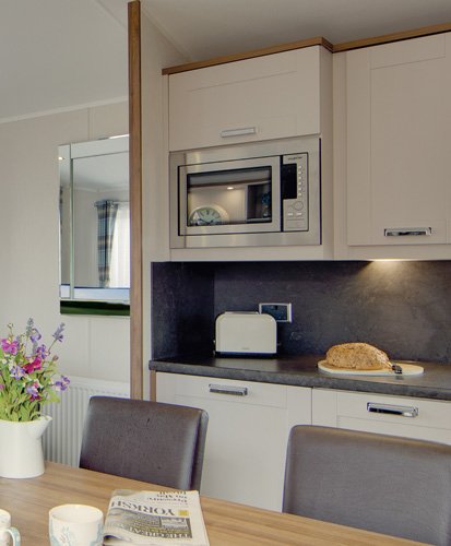 Instant Baches Sheraton Kitchen 2