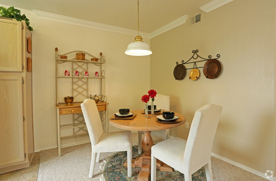 Gallery Taylor Ranch Luxury Apartments Albuquerque, NM