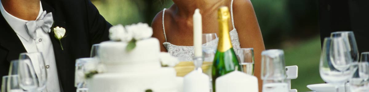 reception-table-at-wedding