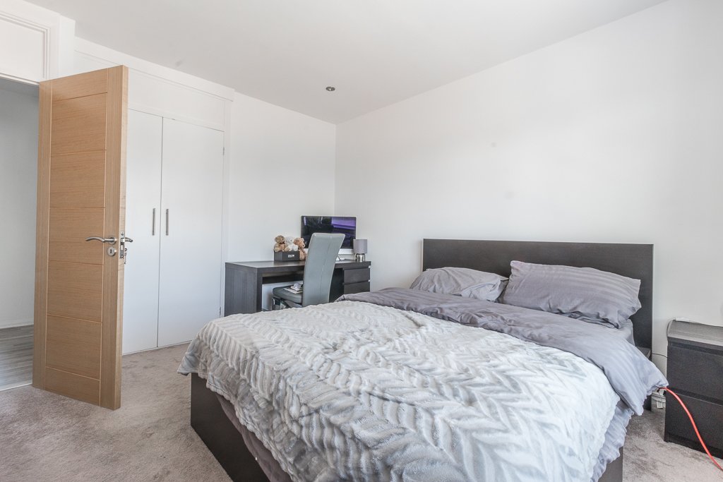 Howton Place, Bushey, WD23 1HX AG Estate Agents