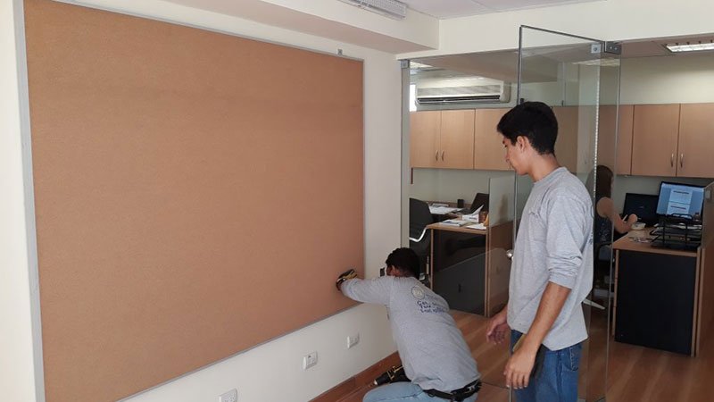 Fabricación y distribución de pizarras en Perú con Egolarte