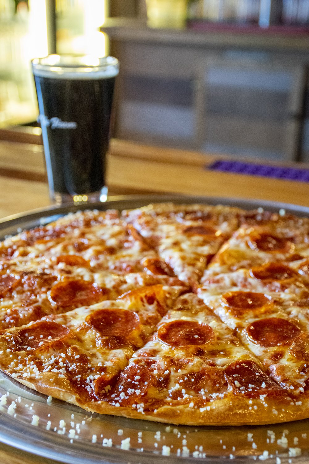 Musketeers Bar & Grill Best Pizza and Wings in Richfield Ohio