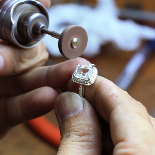 Erik Jewelers Amherst, West Seneca & Tonawanda, NY