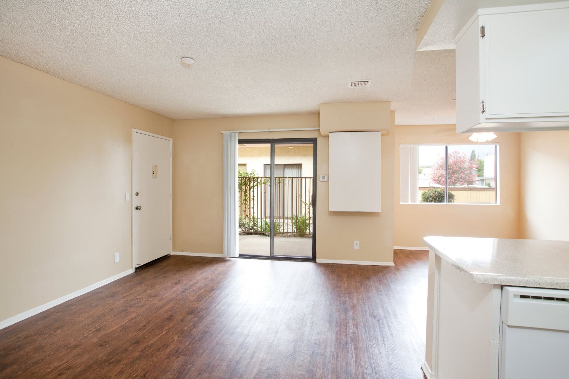 Apartment Images Online Monrovia, CA Community
