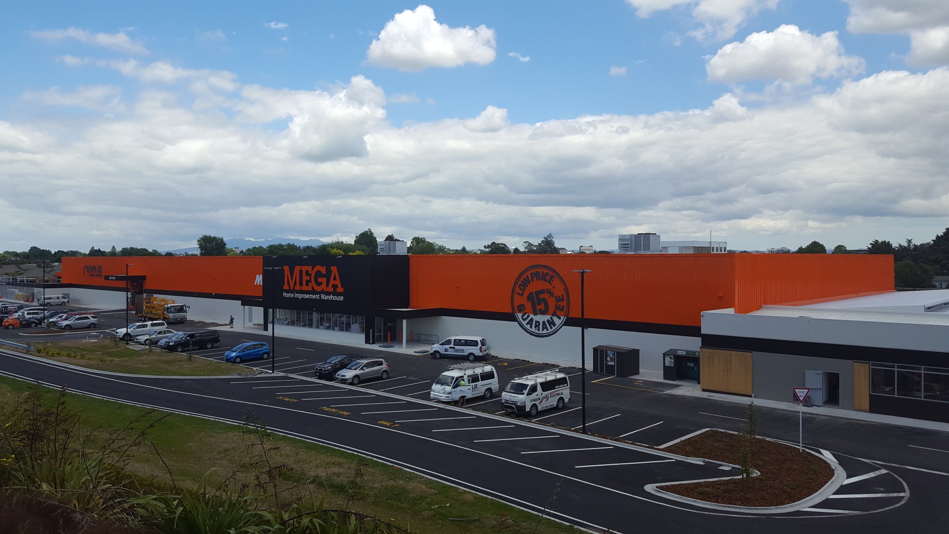 Lyndon Jones Electrical Ltd Qualified Electrician Hamilton