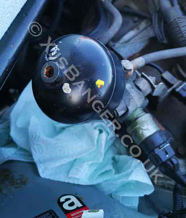 Ho to check and replace Brake Accumulator in your Jaguar XJS