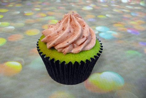 Key lime and strawberry cupcake.