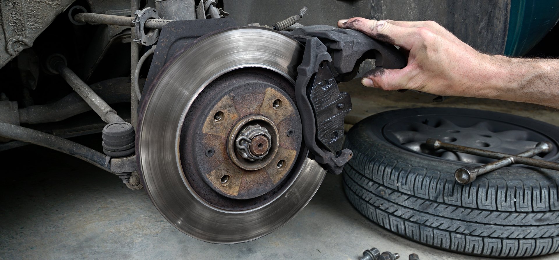 Wootton Tyres, tyre specialists on the Wootton Tyres, tyre specialists on the