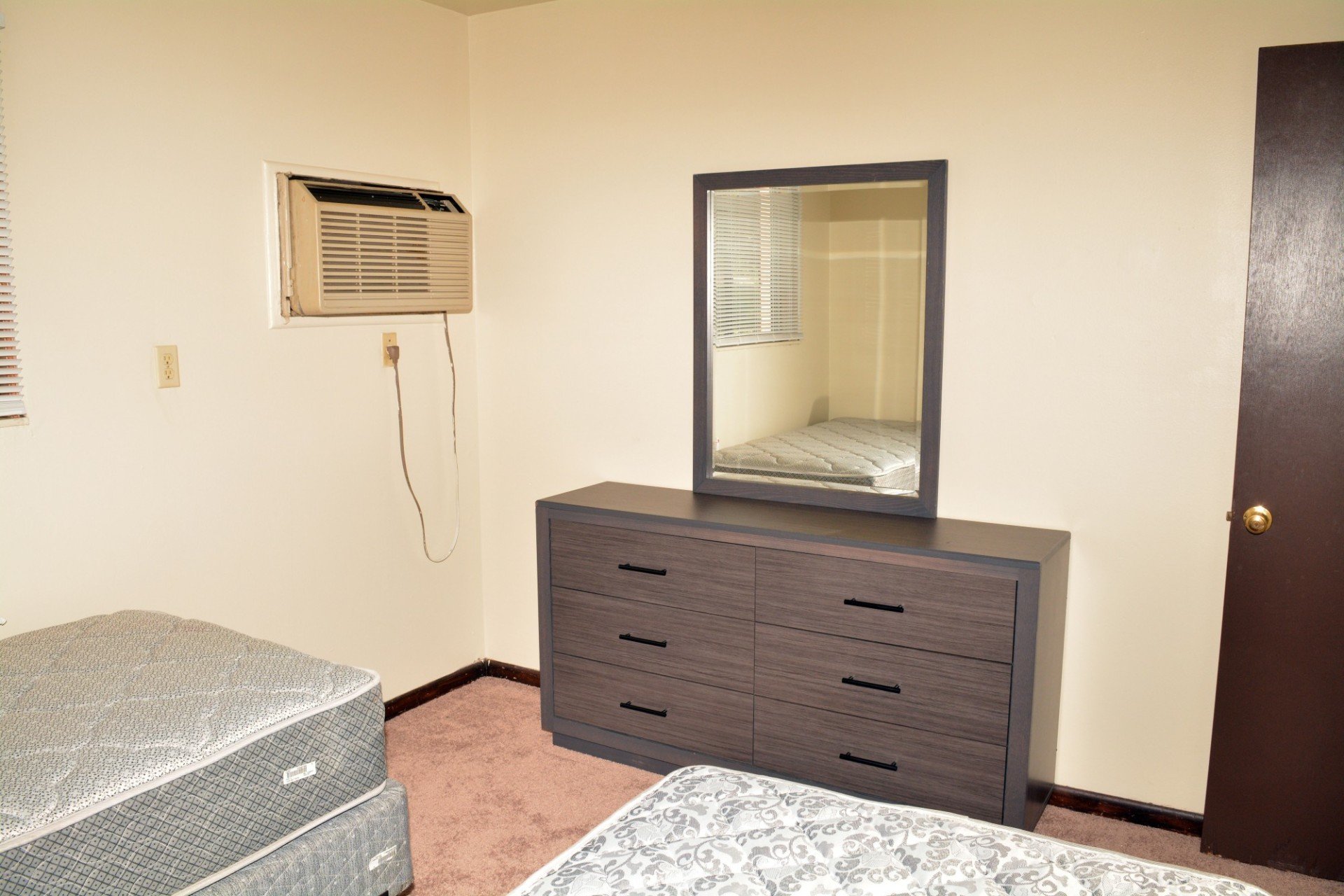 Pineview Apartments for Rent in Napoleon, Ohio