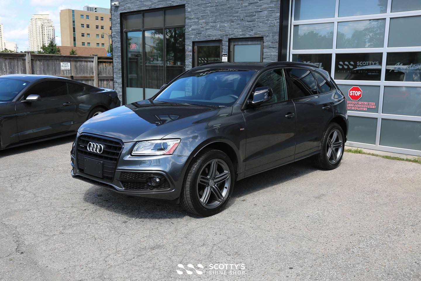 Car Detailing this Audi Q5 in London Ontario