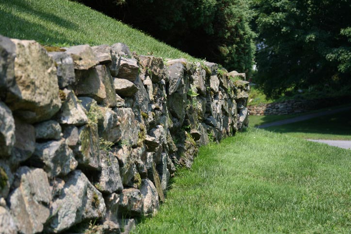stone retaining wall