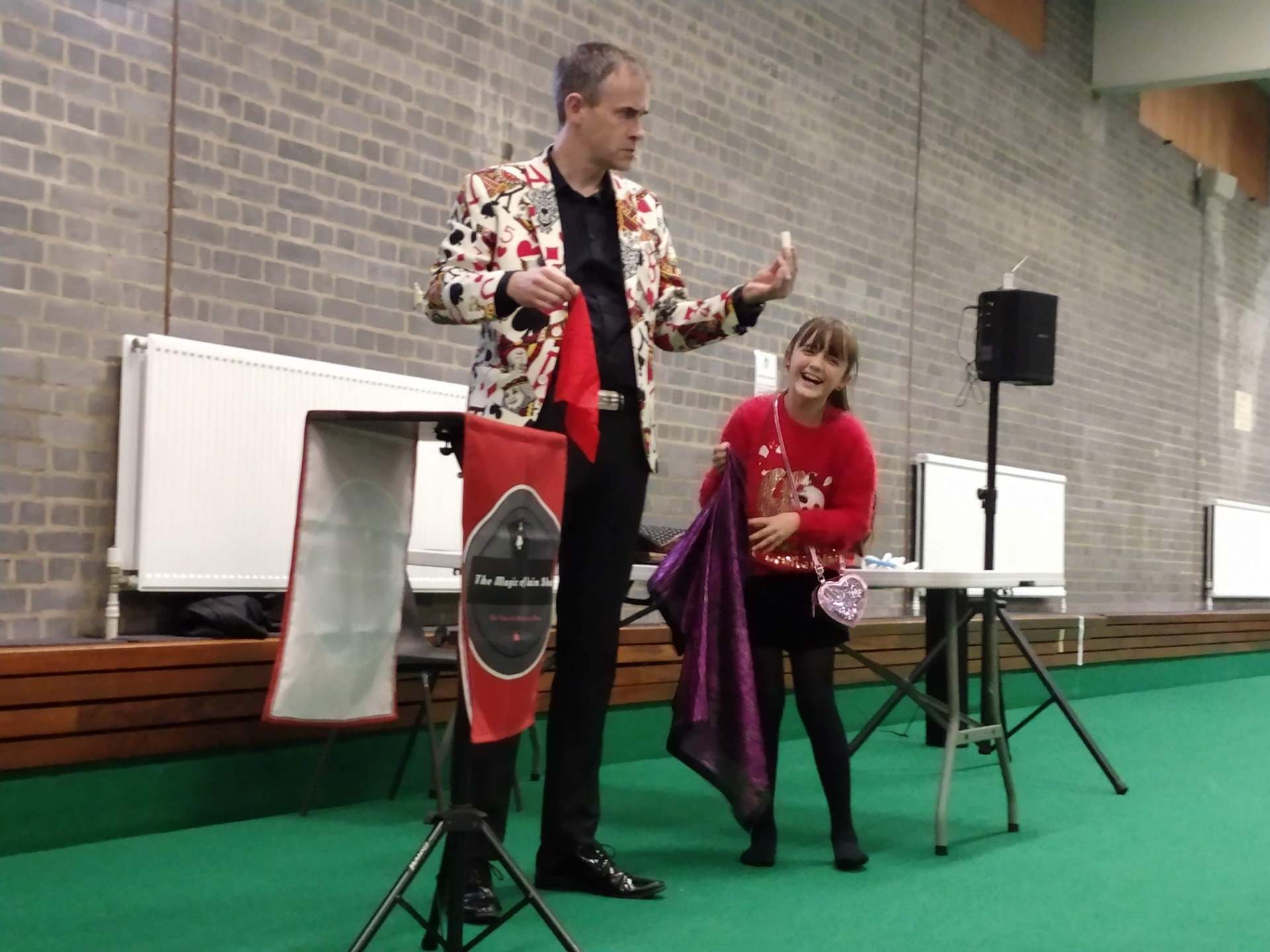 Children's Birthday Party Entertainer Lancaster, CloseUp Magician