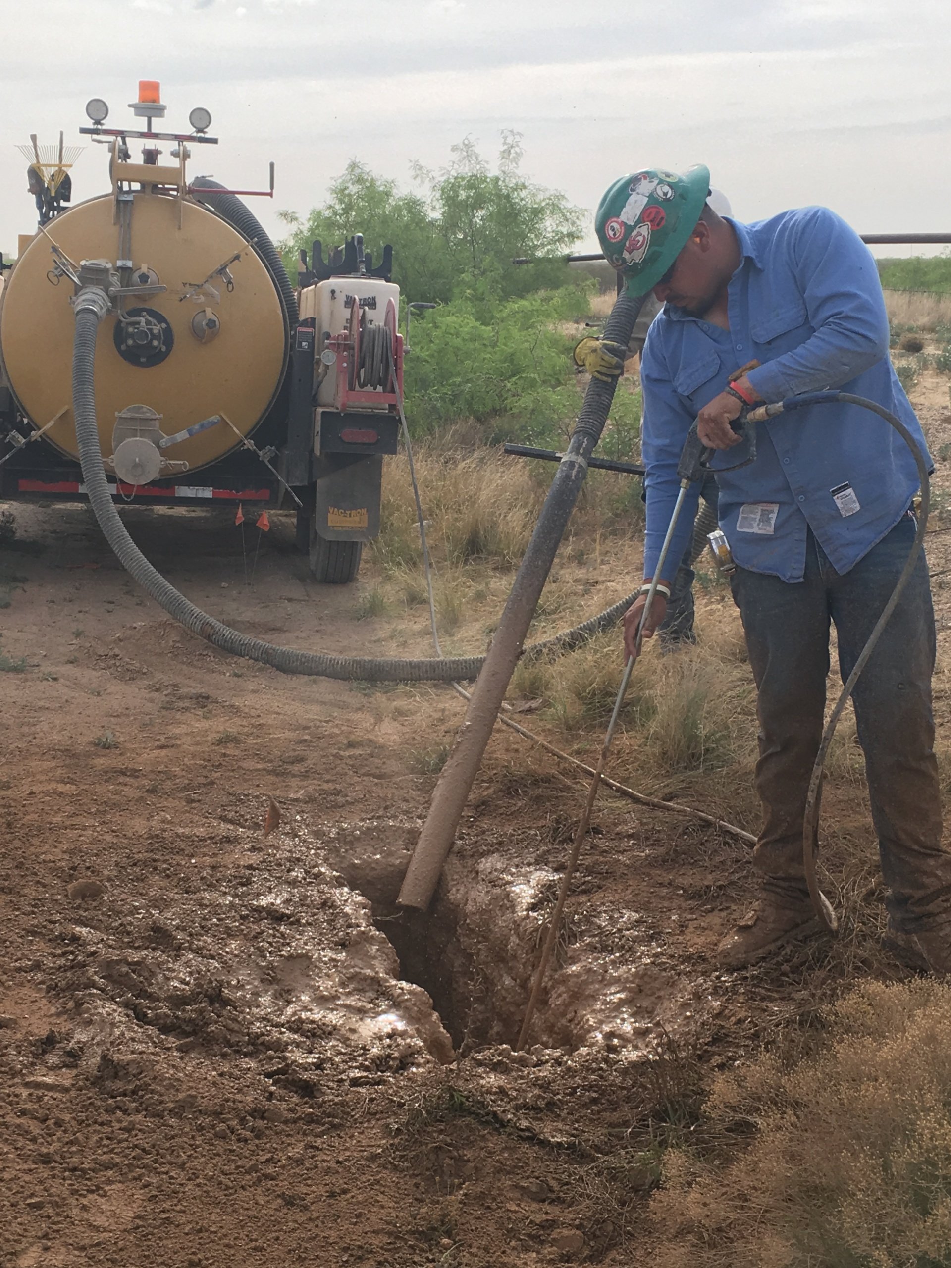 Hydrovac Excavation & Pipeline Location Permian Basin, TX Creek