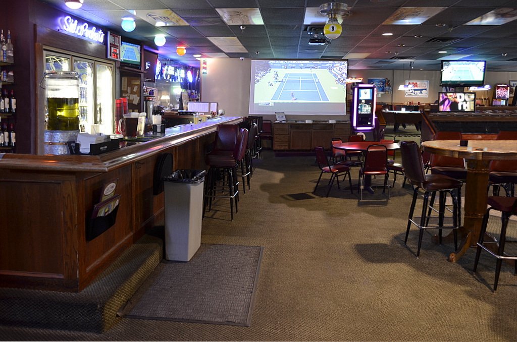 Side Pockets Restaurant & Sports Bar Lenexa, KS