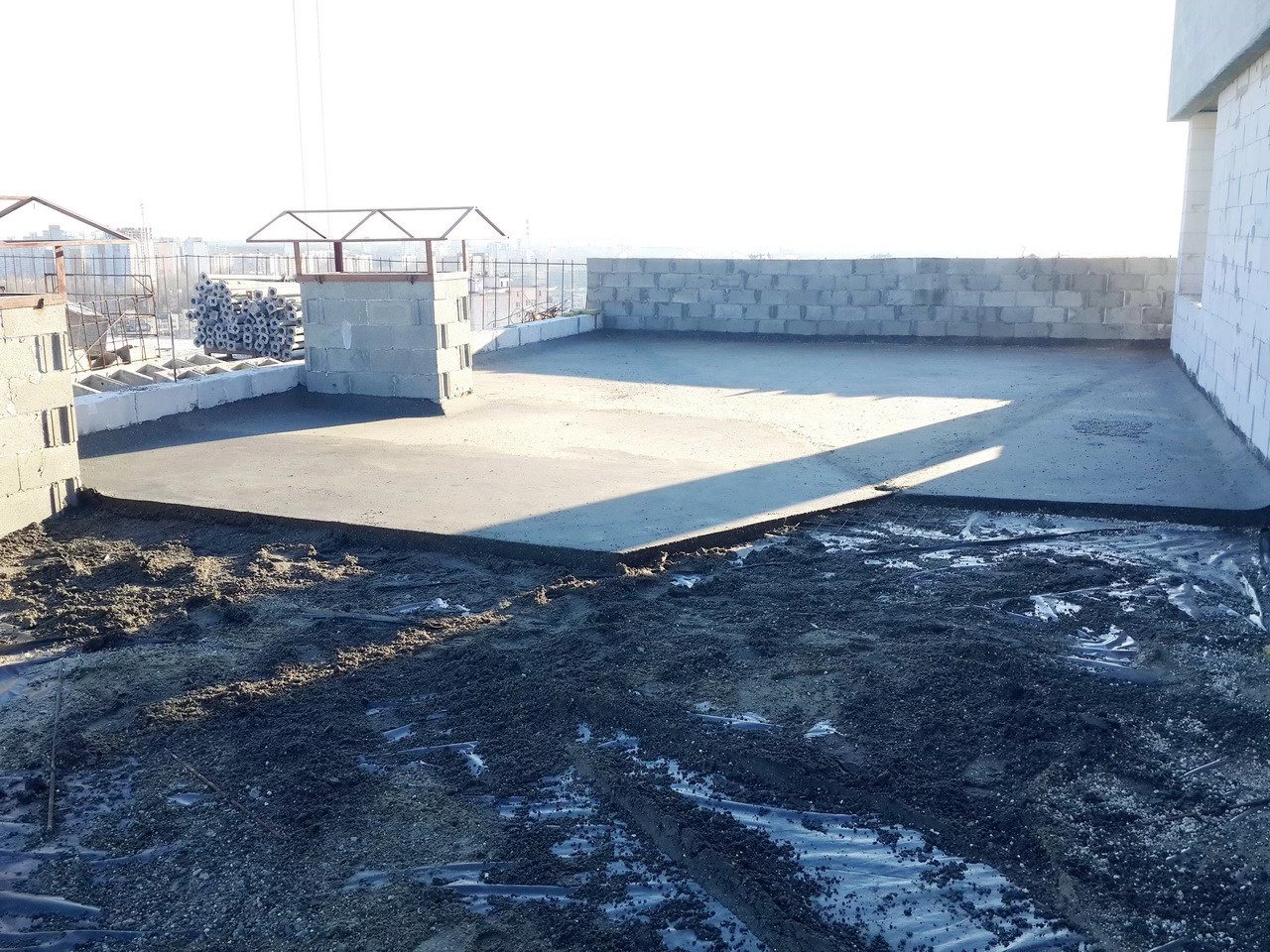 Стяжка крыши многоэтажного дома