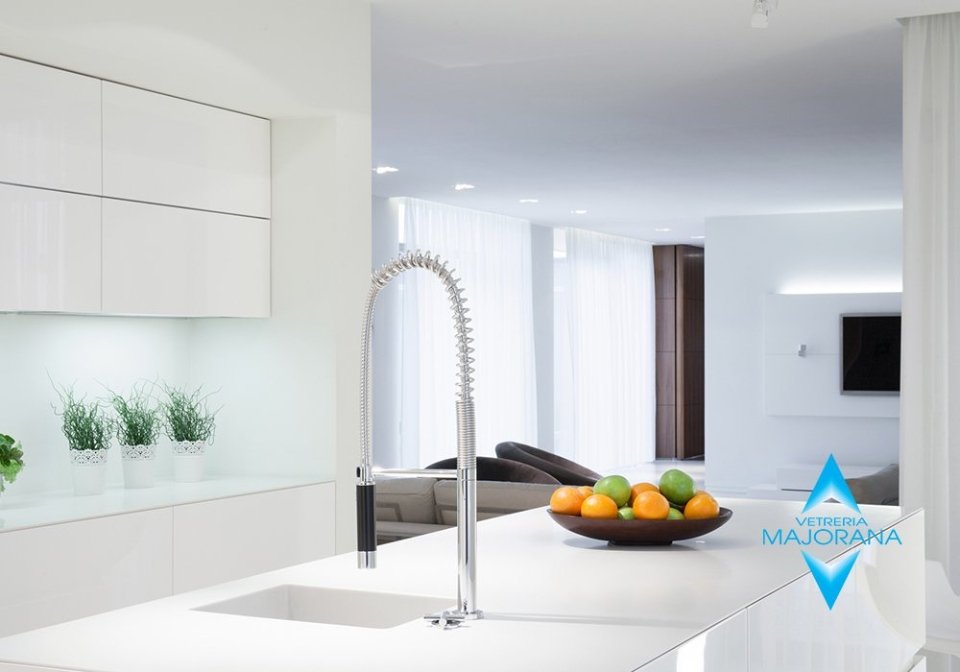paraspruzzi in vetro con rivestimento in acciaio MBBS23