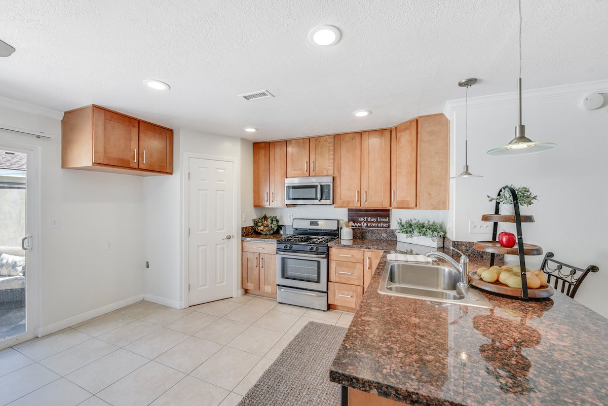 Americana Apartments